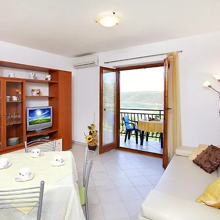 With A Parking Space Trget, Rasa - 7446 Apartmán *