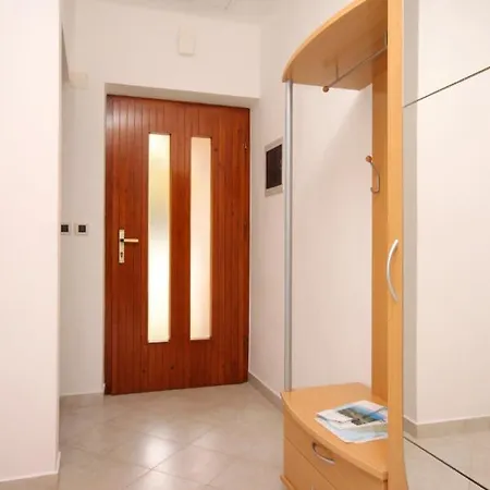 With A Parking Space Trget, Rasa - 7446 Apartmán