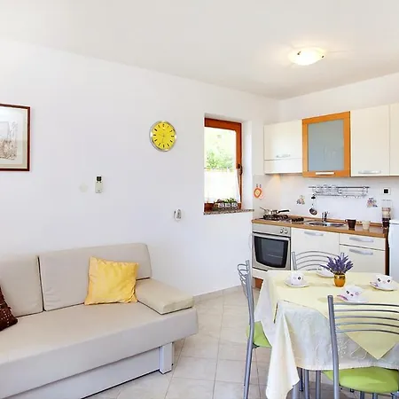 With A Parking Space Trget, Rasa - 7446 Appartement *
